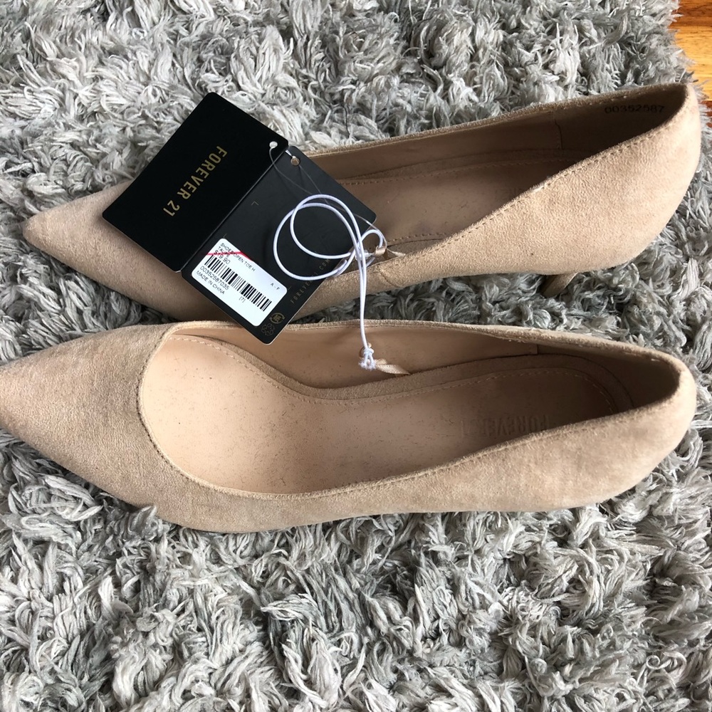 Forever 21 size 7 taupe shoes!